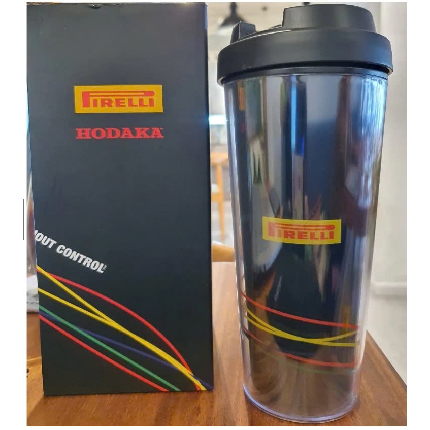 (Bình nước) Bình nước nhựa Pirelli - Được làm từ nhựa cứng cao cấp - Ly có 2 lốp - Hàng chính hãng c