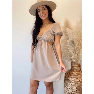 🌼 SIZE S M | Đầm lanh L0VE TREE cut-out phóng khoáng với chất đũi thoáng mát