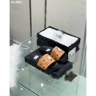 Dép lê nam nữ in hình cực hot - Logo tag sắt to đẹp - Chất liệu da bền đẹp - Đế cao su nhẹ - Hàng full hộp