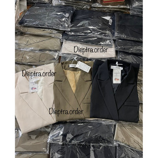 DT02 (SẴN) ÁO KHOÁC BLAZER CÓ ĐỆM VAI 2 CÚC NGANG