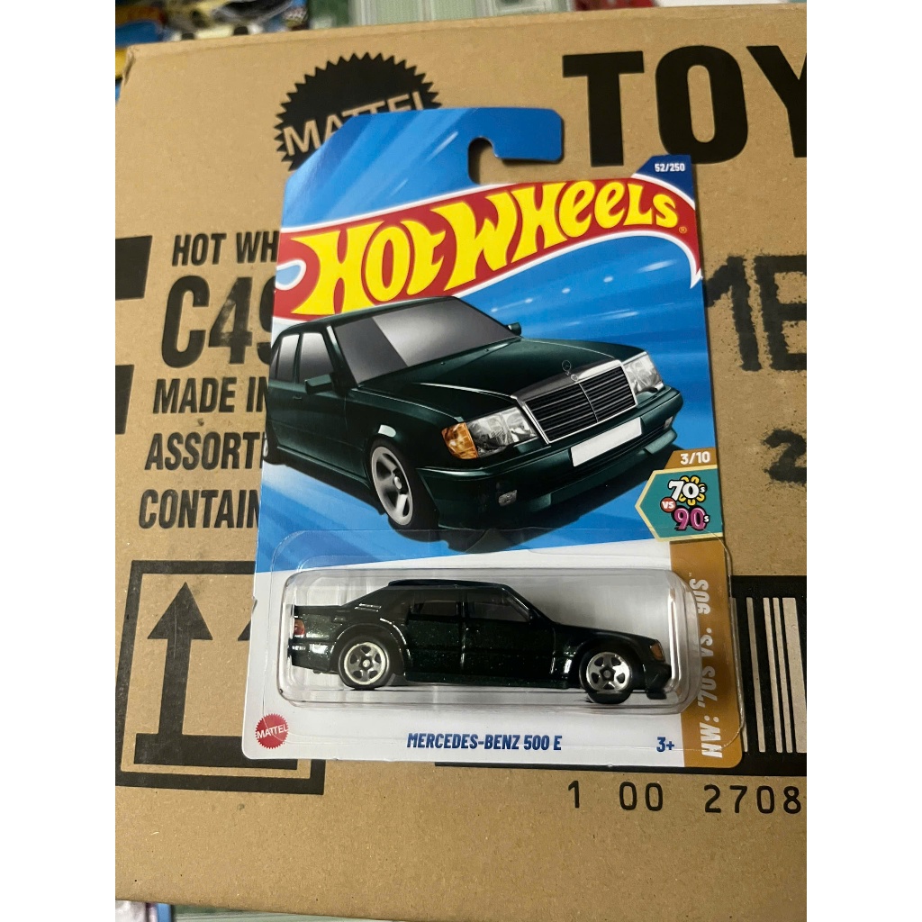 Hazel Shop - Xe mô hình Hot Wheels basic - Mercedes Benz 500E (Màu Xanh Rêu) Case D 2025