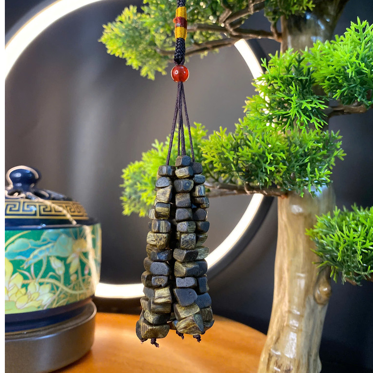 Dây treo ô tô trầm hương phong thủy Kì Hải Nam treo xe hơi