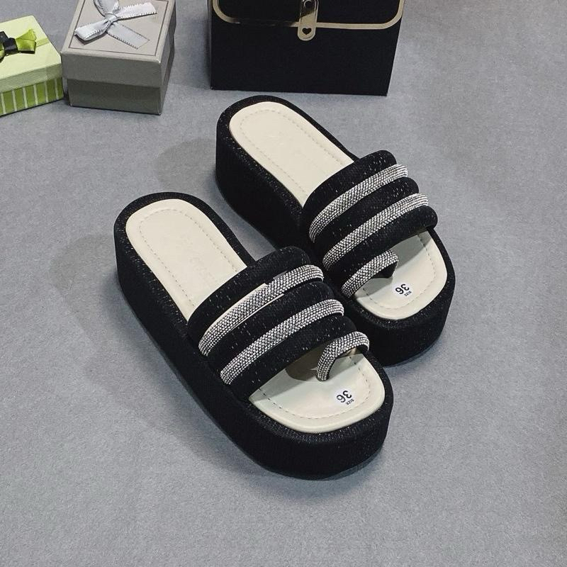 Dép Nữ S09 đế xuồng (fom bé tăng 1 size) quai sỏ ngón đính kim tuyến cao 5cm da si lụa nhẹ chân màu đen/kem sang chảnh