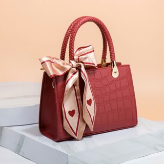 Túi xách nữ đeo chéo, quai xách món quà tặng mẹ bạn bè người thân sang trọng lịch sự.( Kèm túi hôp đẹp) sẵn hàng MS31