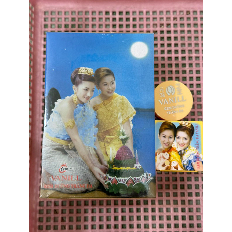 sỉ lố 12 hủ kem dưỡng trắng da Vanill (gái Nhật ) hủ 22gram