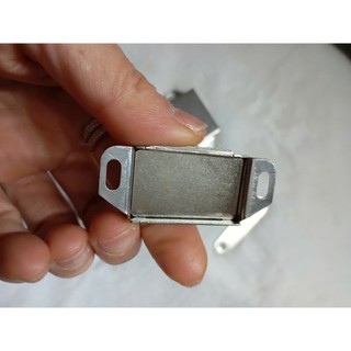 Hít cửa tủ nam châm chất liệu thép không rỉ lực hút mạnh- hàng bóng đẹp