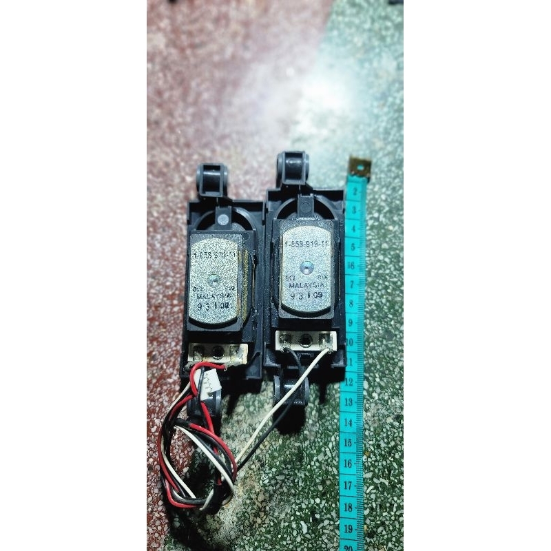 Cặp Loa Sony KLV-32R402A Loa củ hư màn cặp loa còn hát ok như hình,tháo máy cho anh,em cần độ chế mu