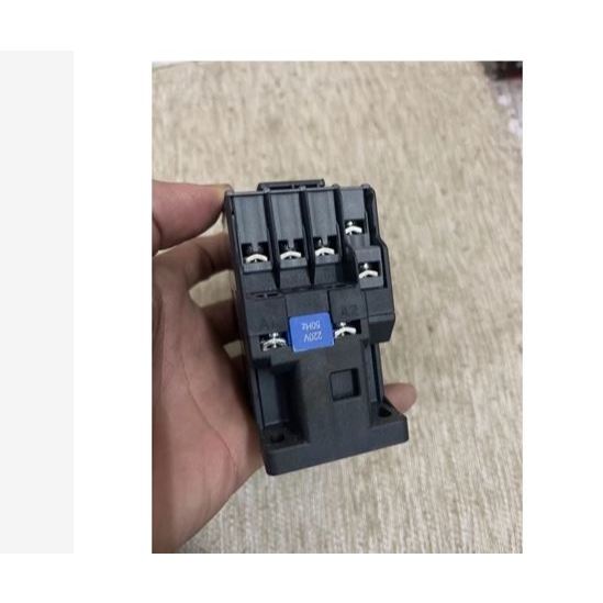 Khởi động từ điều khiển động cơ xoay chiều CHINT NXC-12 380V 50/60Hz