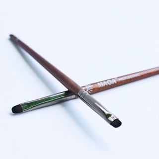 Cọ Trang Điểm Vẽ Mí Dưới Maga Precision Shader Brush 15