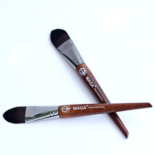 Cọ trang điểm tán nền mỏng MAGA Foundation Brush Small 19