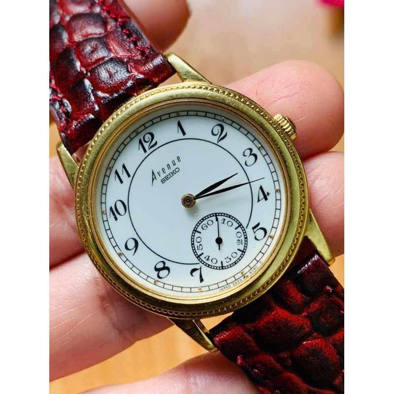 Đồng hồ Seiko Avenue Nhật dây da nữ tay to đeo đẹp.