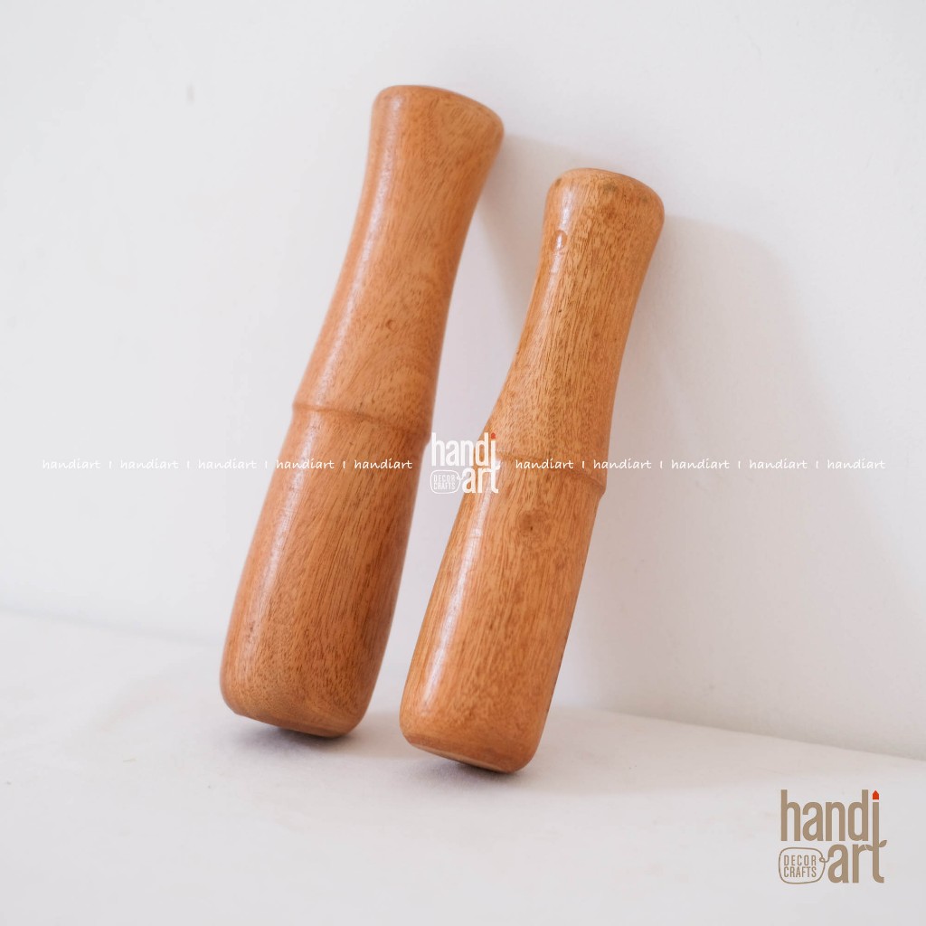 Dụng cụ đập nước đá bằng gỗ, Chày gỗ
