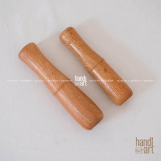 Dụng cụ đập nước đá bằng gỗ, Chày gỗ
