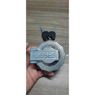 Nắp thùng dầu xe tải ISUZU 1T4, 1T9, 2T5 và 3T5 NMR, NHR, NLR, QKR ĐẦU CABIN TRÒN