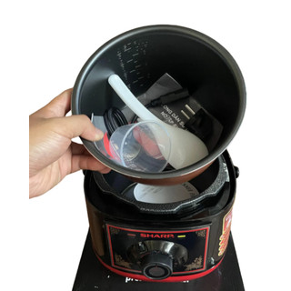 Nồi áp suất điện mini Sharp KS-132 Dung Tích 3,2 Lít