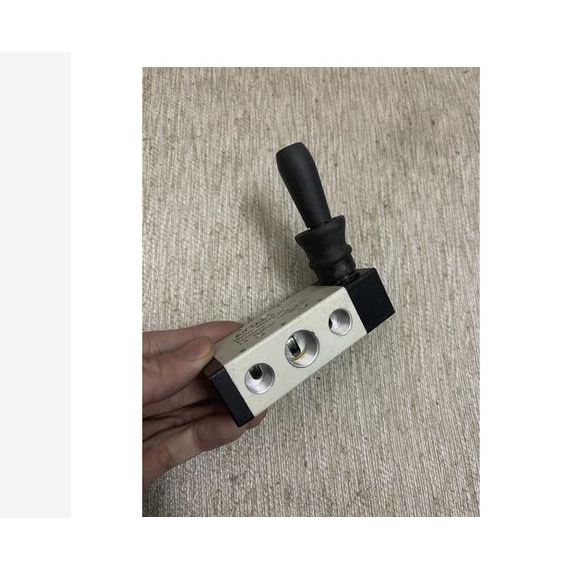 Van gạt tay Airtac 4H310-10 cho máy khí nén