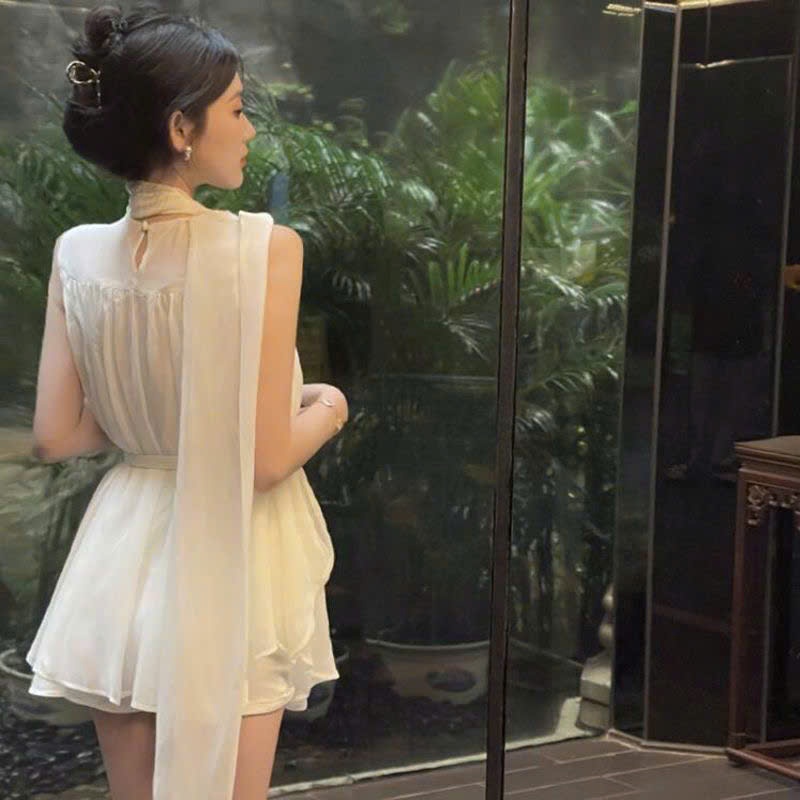 Đầm váy xòe cổ yếm thiết kế chiết eo tôn dáng phong cách tiểu thư sang chảnh HMH SP288 | BigBuy360 - bigbuy360.vn