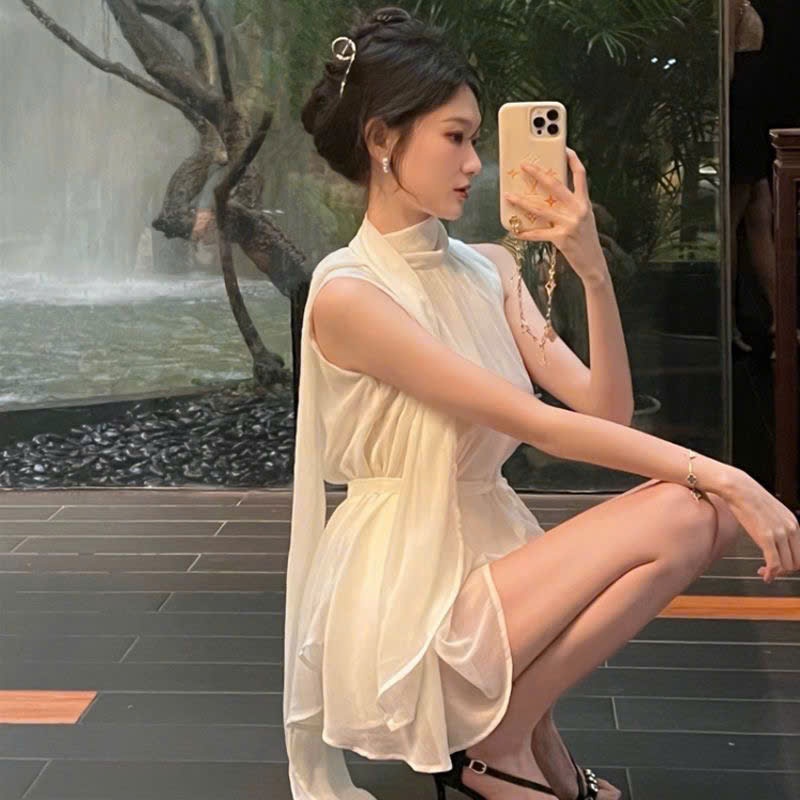 Đầm váy xòe cổ yếm thiết kế chiết eo tôn dáng phong cách tiểu thư sang chảnh HMH SP288 | BigBuy360 - bigbuy360.vn