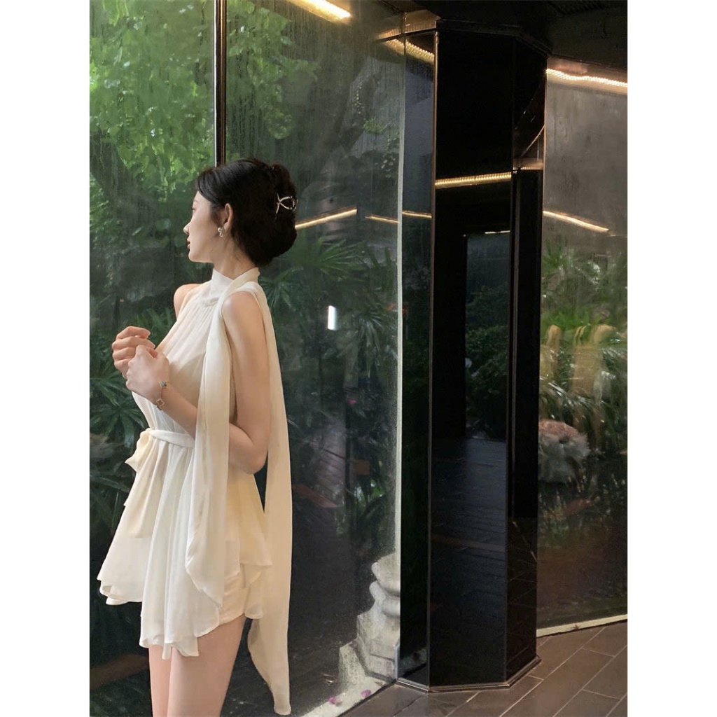 Đầm váy xòe cổ yếm thiết kế chiết eo tôn dáng phong cách tiểu thư sang chảnh HMH SP288 | BigBuy360 - bigbuy360.vn