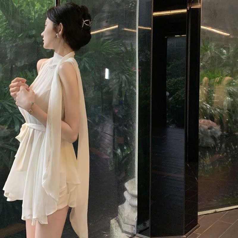 Đầm váy xòe cổ yếm thiết kế chiết eo tôn dáng phong cách tiểu thư sang chảnh HMH SP288 | BigBuy360 - bigbuy360.vn