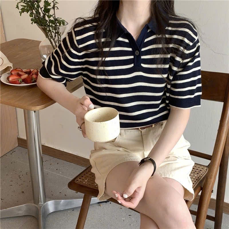 Áo cộc tay nữ dệt kim mongtoghi thiết kế cổ bẻ phối khuy cài phong cách năng động HMH SP290 | BigBuy360 - bigbuy360.vn