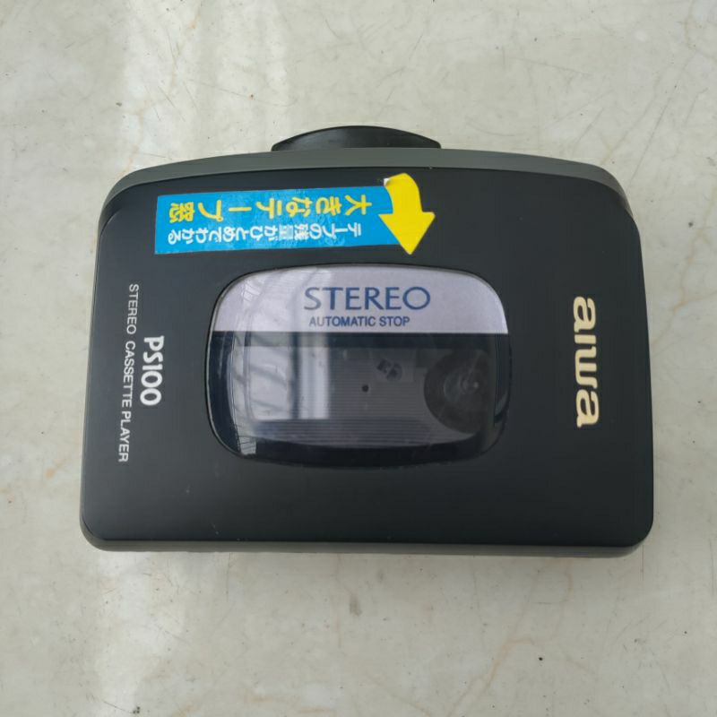 Đài cassette dùng tai nghe âm stereo Aiwa