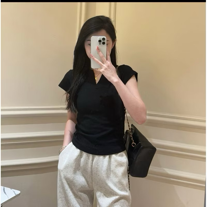 Áo Thun Trơn Cổ V Dễ Thương Form Ôm , Áo thun baby BASIC TRƠN ôm body Piki ( có bigsize) | BigBuy360 - bigbuy360.vn