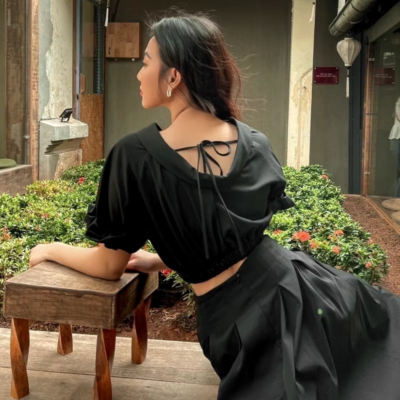 Thanh lý áo croptop bo thun dây size S của nhà Peace House