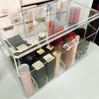 Hộp Đựng Son 24 Ô Có Nắp Chống Bụi Bẩn