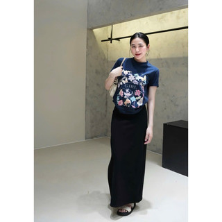 ÁO THUN XANH HOẠ TIẾT SANG TRỌNG ( ẢNH LYNN STORE)