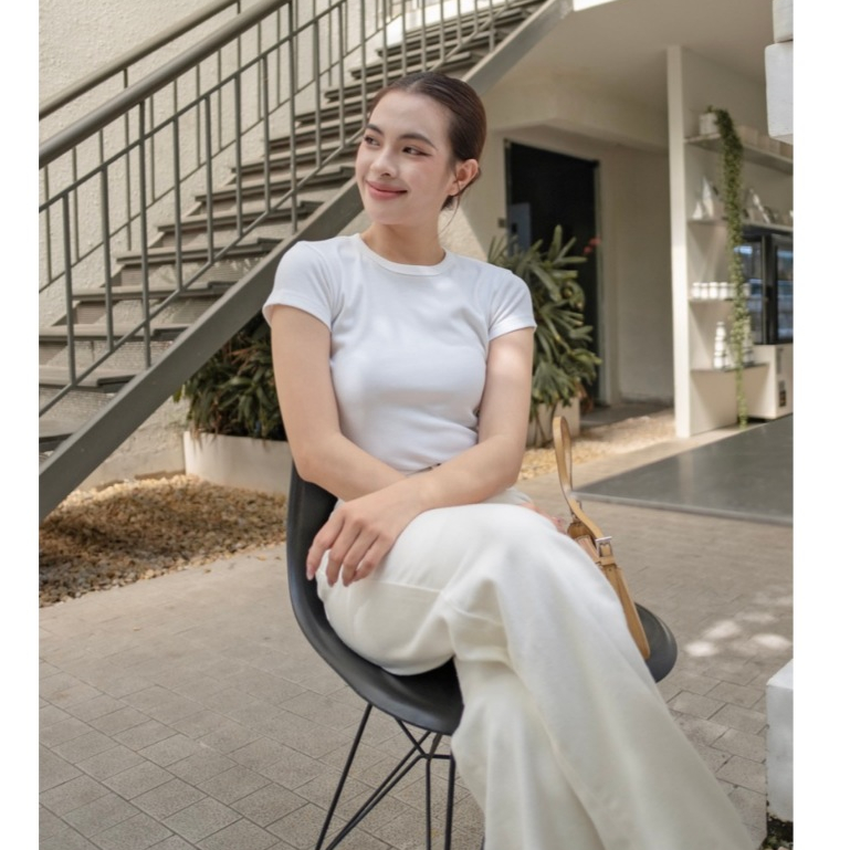 HASHTAGEM - Áo Thun Gân Cổ Tròn Slim-Fit Short Sleeve Crew Neck Top SSC Tay Ngắn, Màu Trắng/Đen