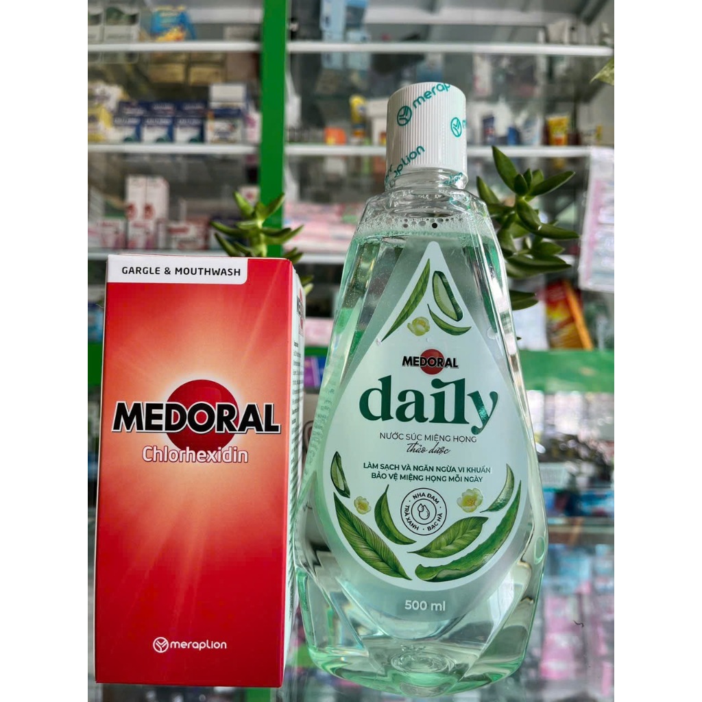 Nước súc miệng họng thảo dược MEDORAL làm sạch, ngăn ngừa vi khuẩn - chai 500ml - NT Bình An