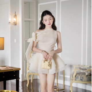  Đầm váy nữ lệch vai buộc nơ chiết eo chân váy 3 tùng bồng be kem dáng ngắn có quần bảo hộ thiết kế CHOUCHOU TỰ MAY LẠI 