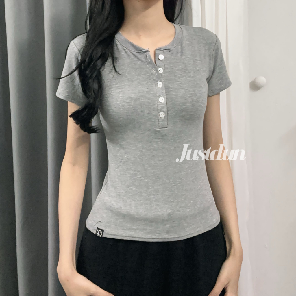 Áo Thun Nữ Cổ Tròn Phối Khuy JUSTDUN C42 - Chất Cotton Cao Cấp, Co Giãn 4 Chiều, Dễ Chịu, Thoáng Khí | BigBuy360 - bigbuy360.vn