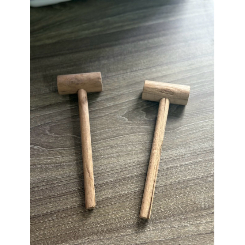 Thanh lý 2 búa đóng kệ