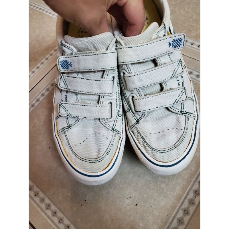 Pass giày Ananas Let it bee (size 40 - 25cm)