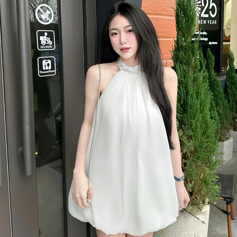 Đầm Cổ Yếm Đính Đá Sang Chảnh Chất Liệu Tơ Hàn Dáng Xuông Xoè Phồng Tặng Kèm Quần Trong | BigBuy360 - bigbuy360.vn