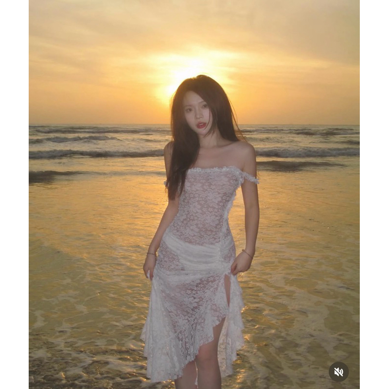 BK232 bikini trắng váy trắng ren