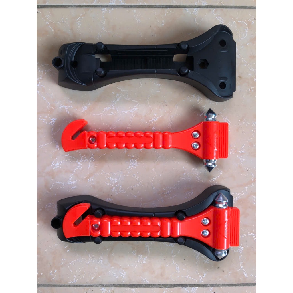 Búa thoát hiểm ô tô