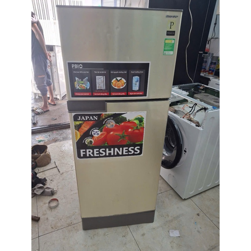 Tủ lạnh Sharp 180 lít giá rẻ chỉ giao HCM, Long An, Bình Dương, Biên Hoà Đồng Nai chat trước khi đặt