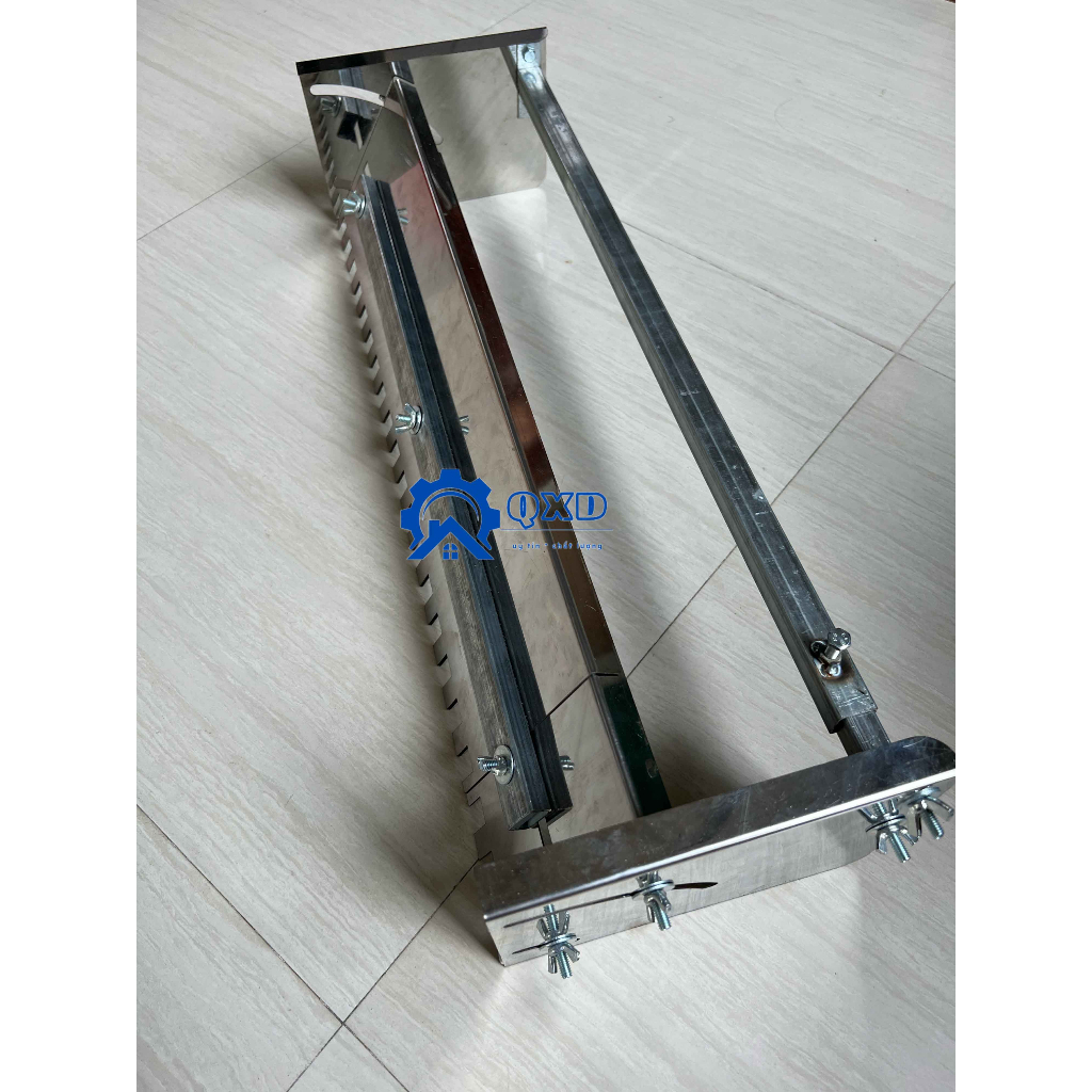 Máng Kéo Răng Cưa Inox Dùng Lát Gạch Nền - Tăng Giảm  Được 60cm đến 1m