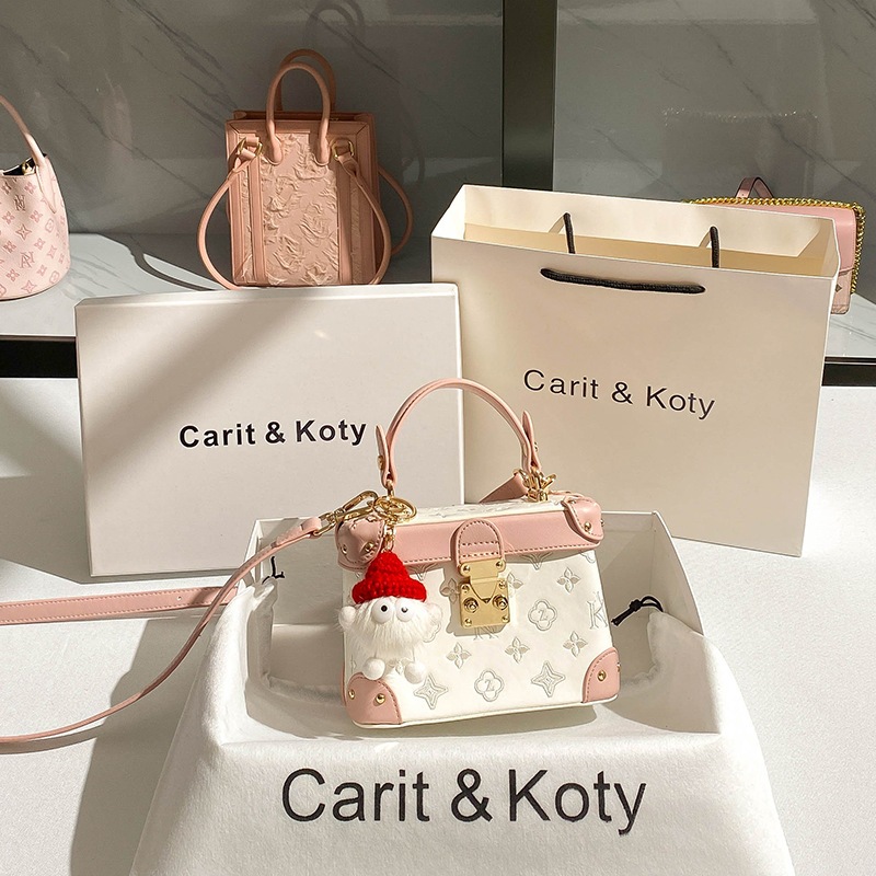 Túi xách nữ cao cấp Carit & Koty, túi cốp cầm tay sang chảnh với hoạ tiết thêu cứng cáp có tay xách kèm dây đeo chéo