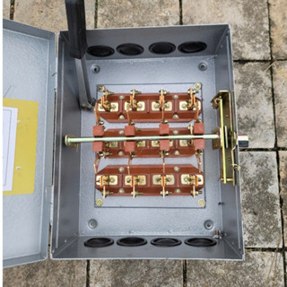  Cầu dao hộp 3 pha 4 cực đảo chiều 100A 150A ,200A VINAKIP giá sỉ 