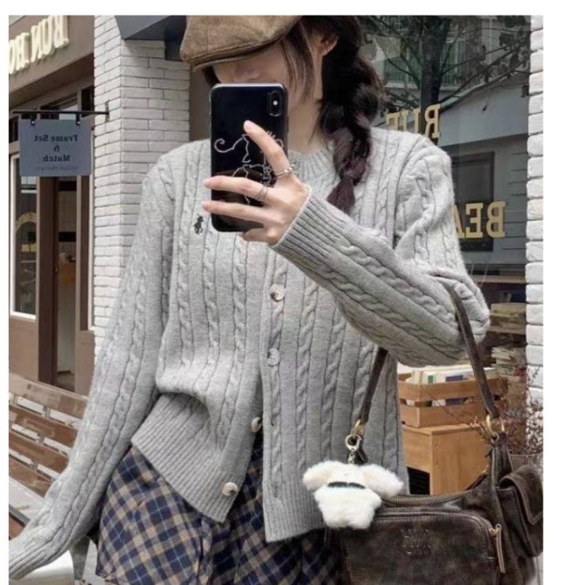 ORDER-Áo Cardigan Len Dệt Kim Cổ Tròn Dài Tay Dáng Ôm Vừa Người  Phối Thêu Ngựa Ngực Phong Cách Hàn Quốc Tối Giản