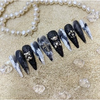 Nailbox - nail box - móng úp thiết kế tone đen gấu thánh giá cá tính