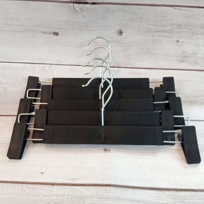 combo 10 kẹp treo quần áo bằng nhựa màu đen,vàng cao cấp cứng cáp,móc xoay 360 dùng cho cửa hàng thời trang