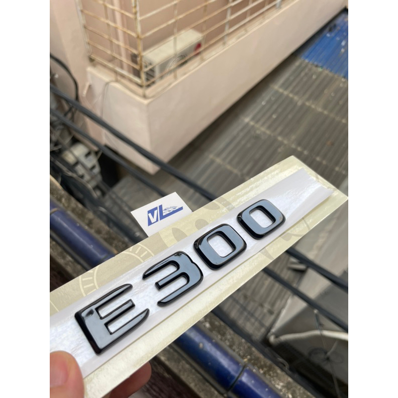 Tem dán xe E300 amg màu đen bóng - chữ E300 amg mercedes - Logo E300 amg - Biểu tượng E300 cốp sau