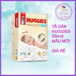  Tã bỉm dán sơ sinh Huggies Skin Perfect S 54+4 miếng với 2 vùng thấm giảm kích ứng da 