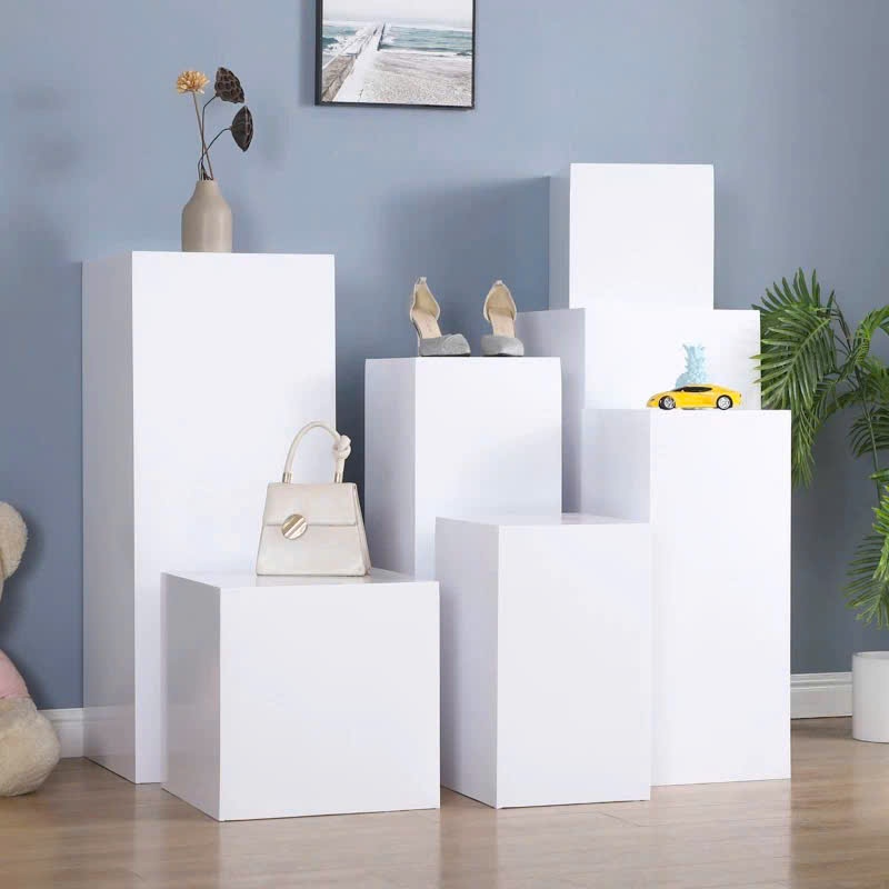 bục gỗ trưng manocanh, giày,túi xách cho shop MDF chống ẩm, chắc chắn