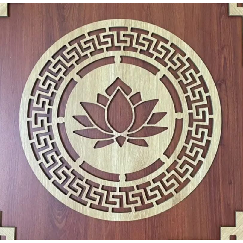 Ốp sen tròn trang trí bàn thờ